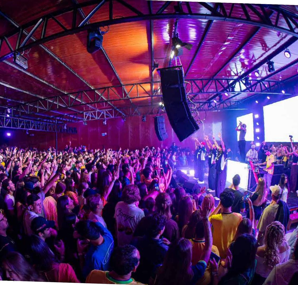 Show lotado no Aura Beach Club